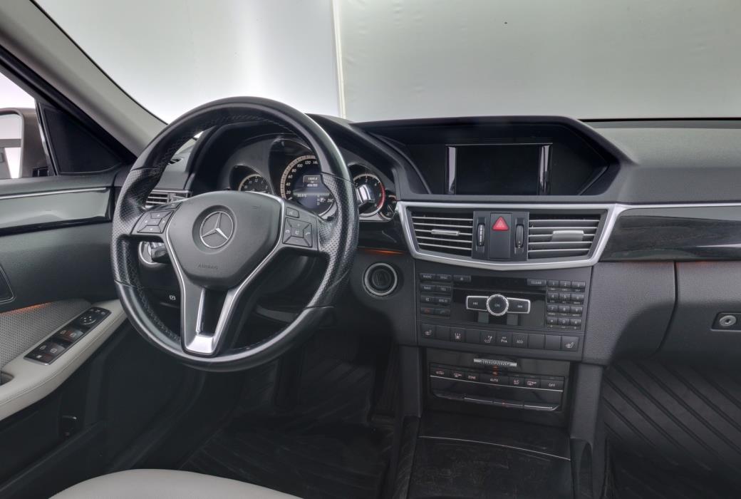 MERCEDES-BENZ E 2013