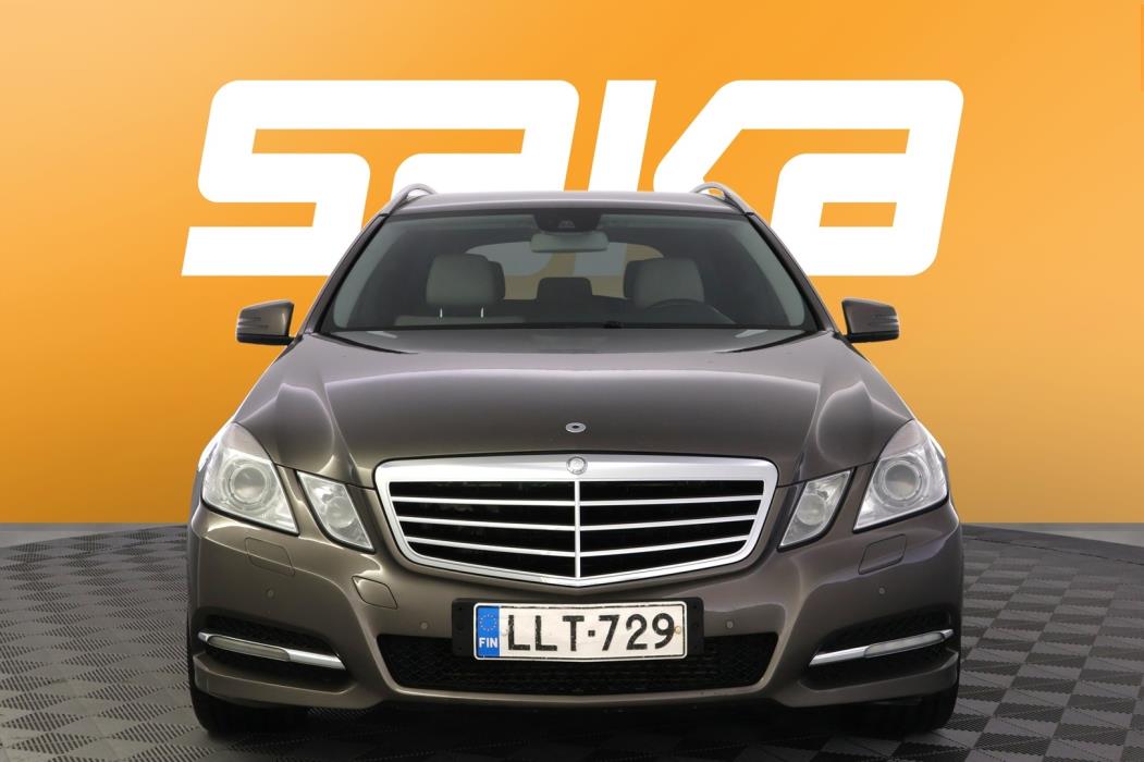 MERCEDES-BENZ E 2013