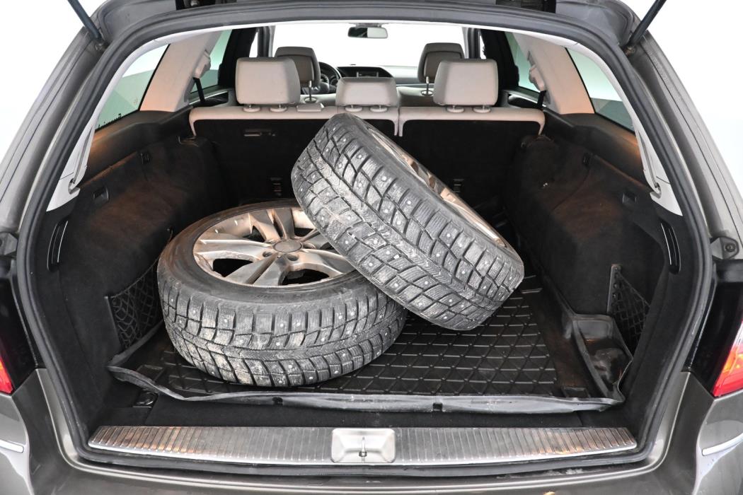 MERCEDES-BENZ E 2013