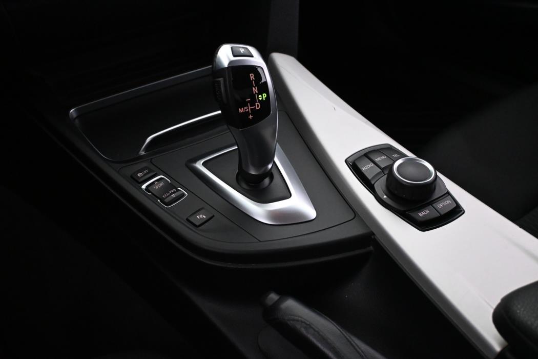 BMW 320 2016