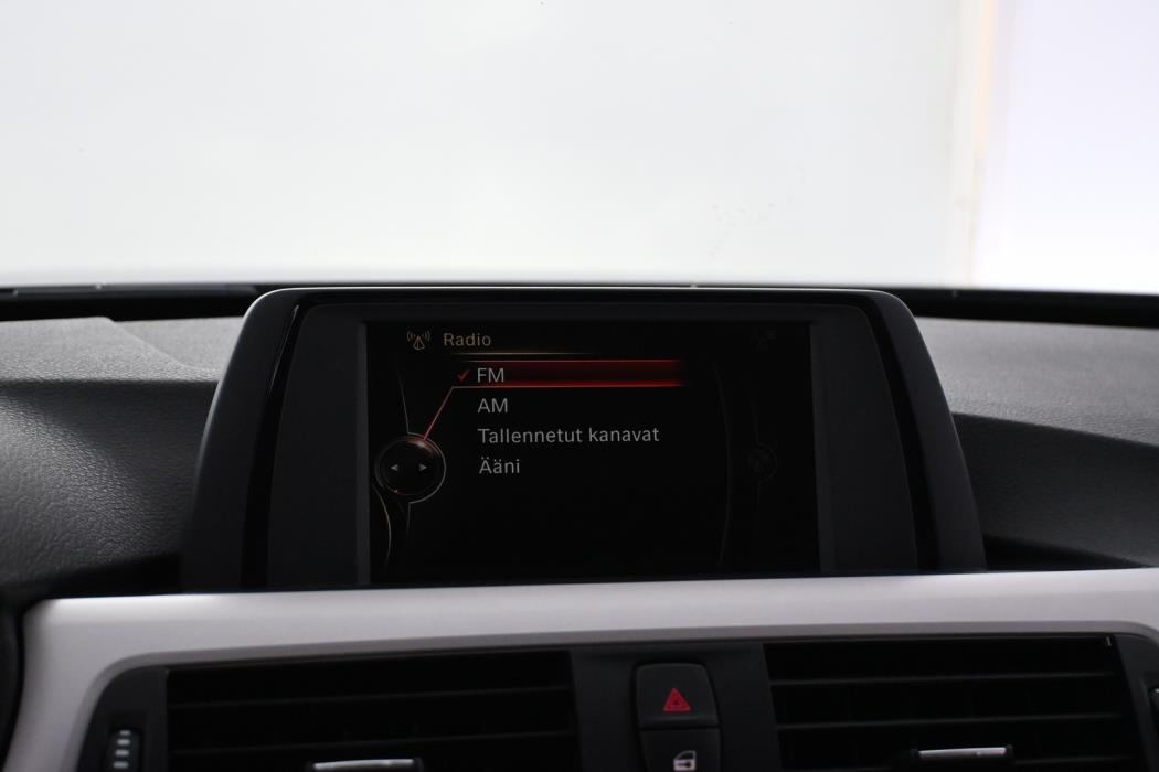 BMW 320 2016