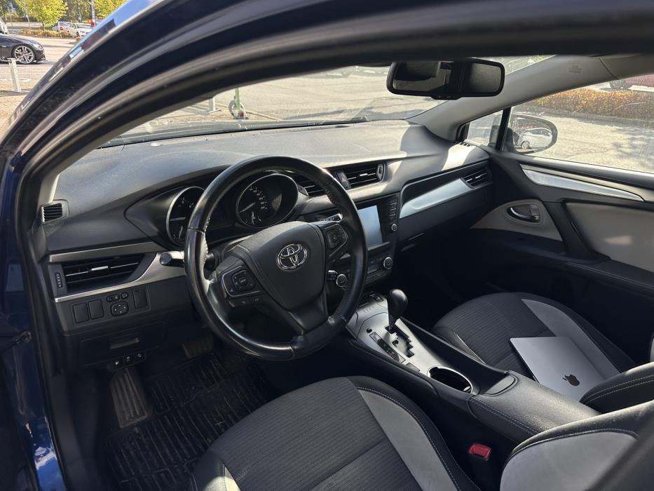 TOYOTA Avensis 2017