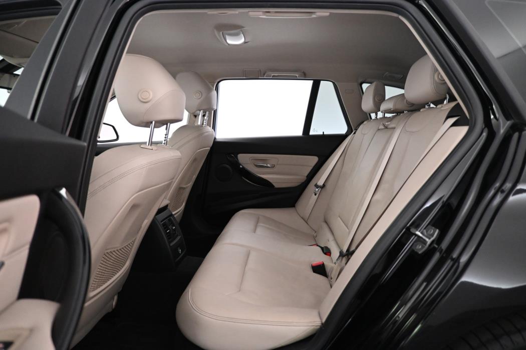 BMW 320 2019