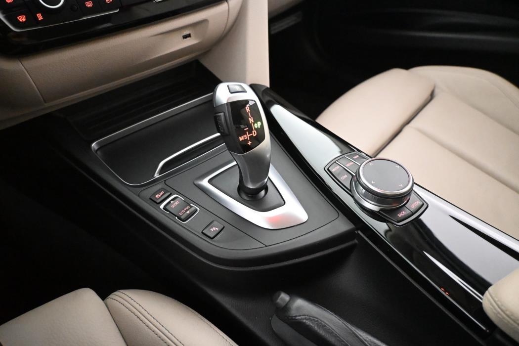 BMW 320 2019