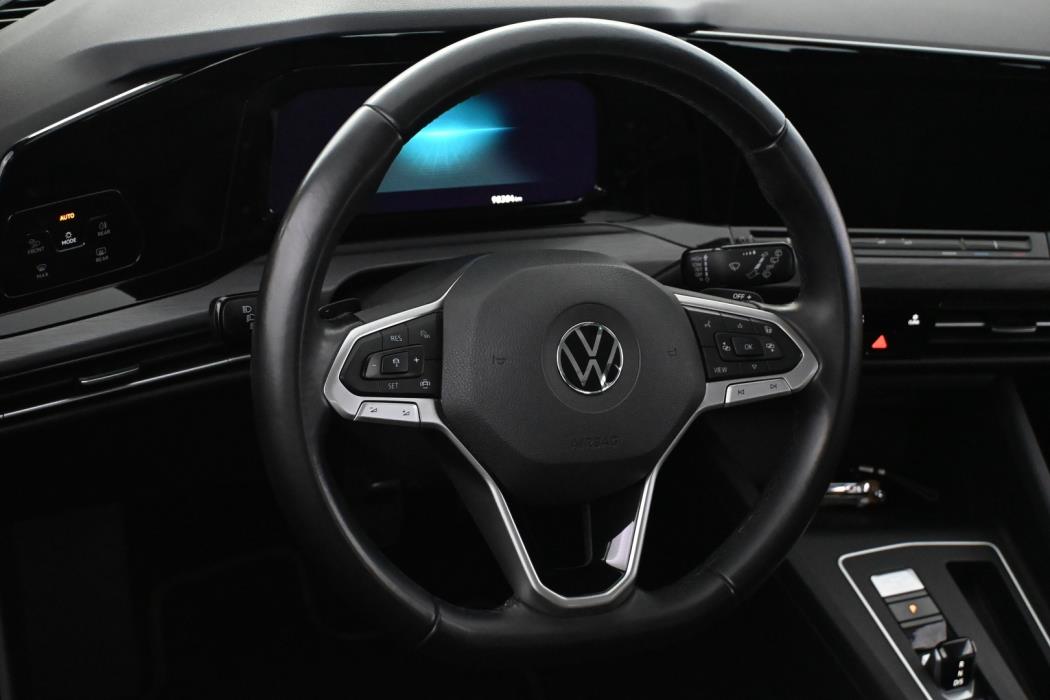 VOLKSWAGEN Golf 2021