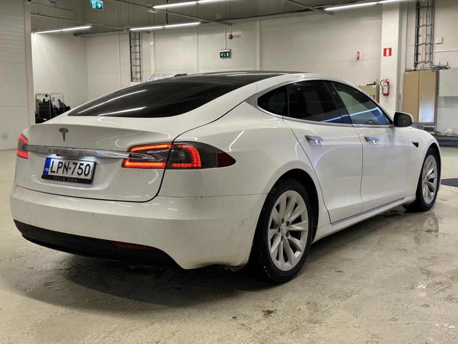 TESLA MODEL S 2021