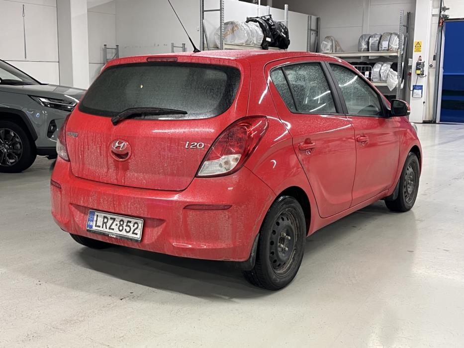 HYUNDAI i20 2013