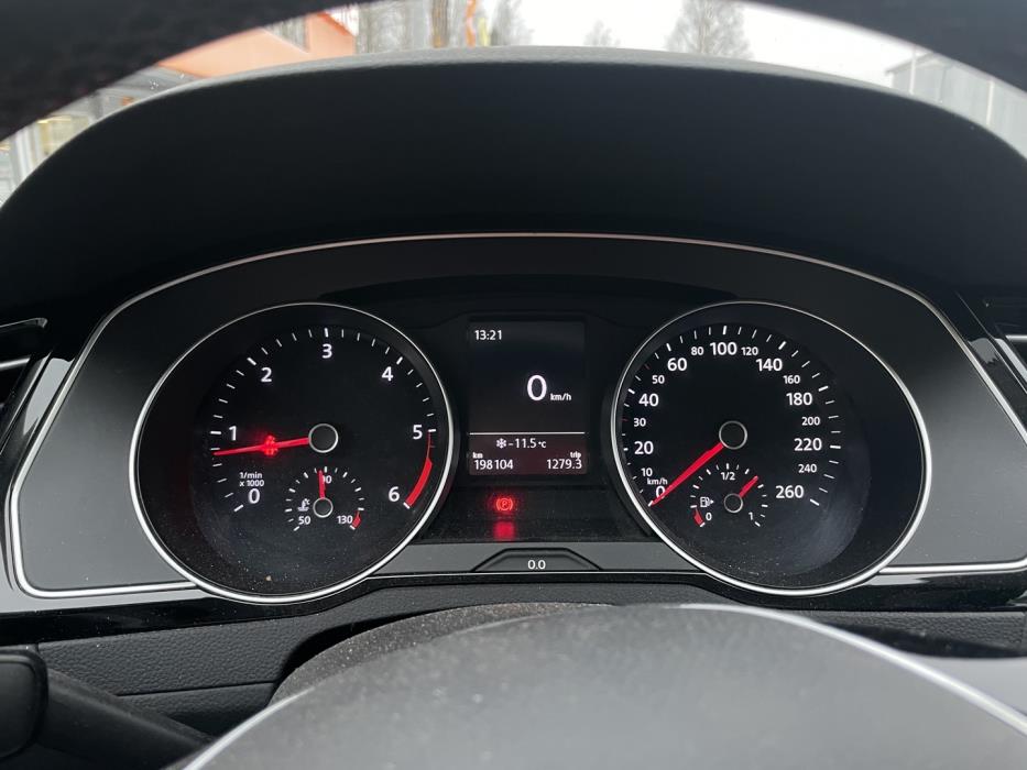 VOLKSWAGEN Passat 2016