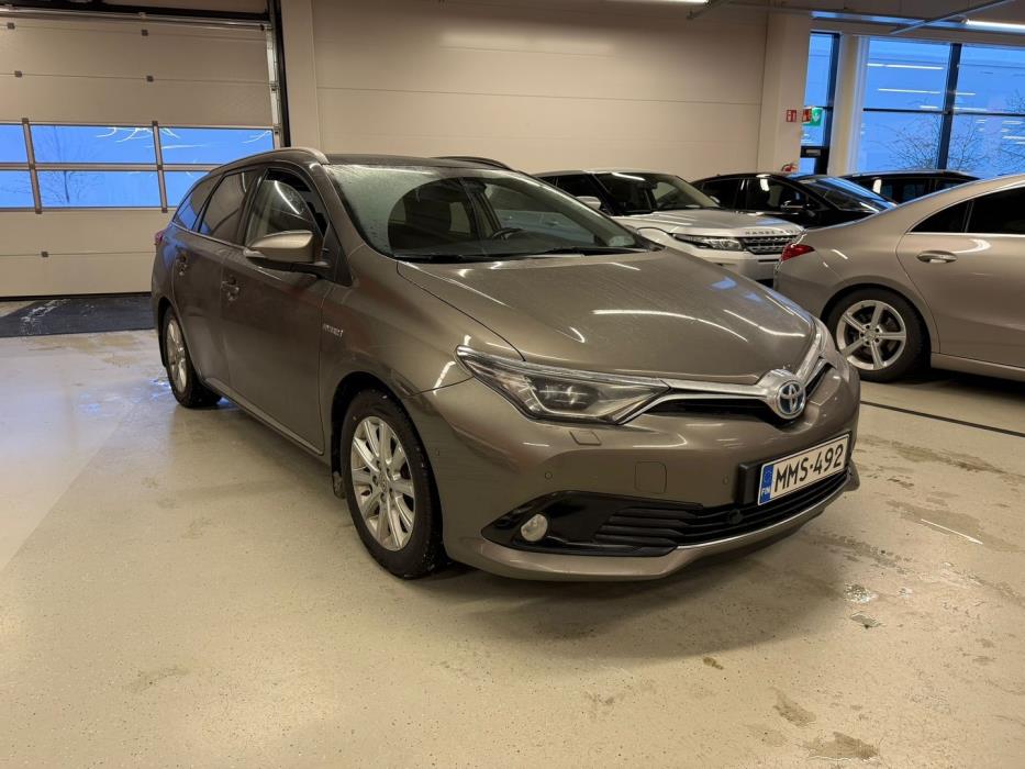 TOYOTA Auris 2016