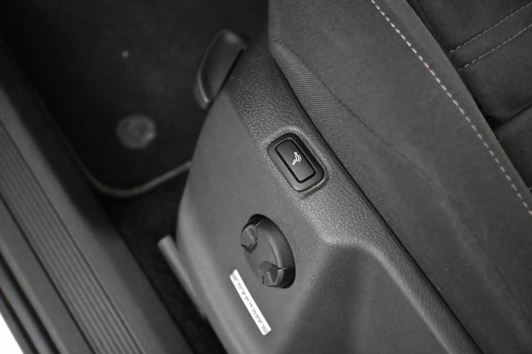 VOLKSWAGEN Touran 2016