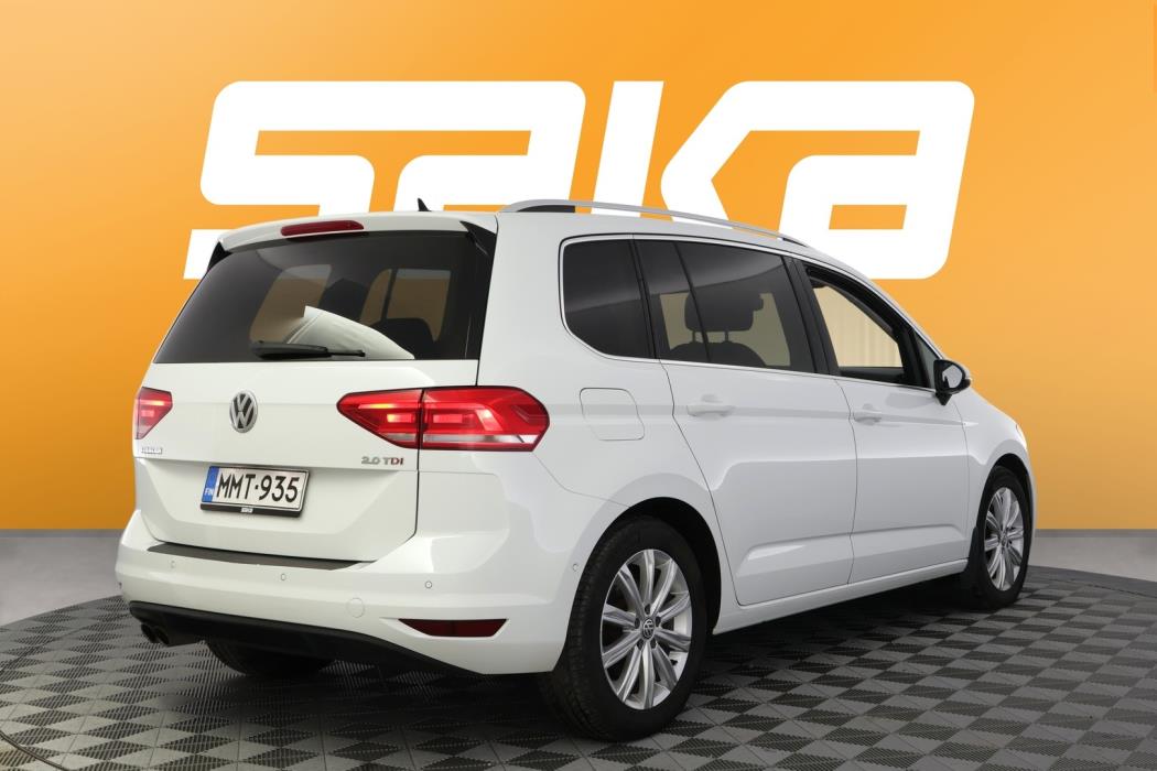 VOLKSWAGEN Touran 2016