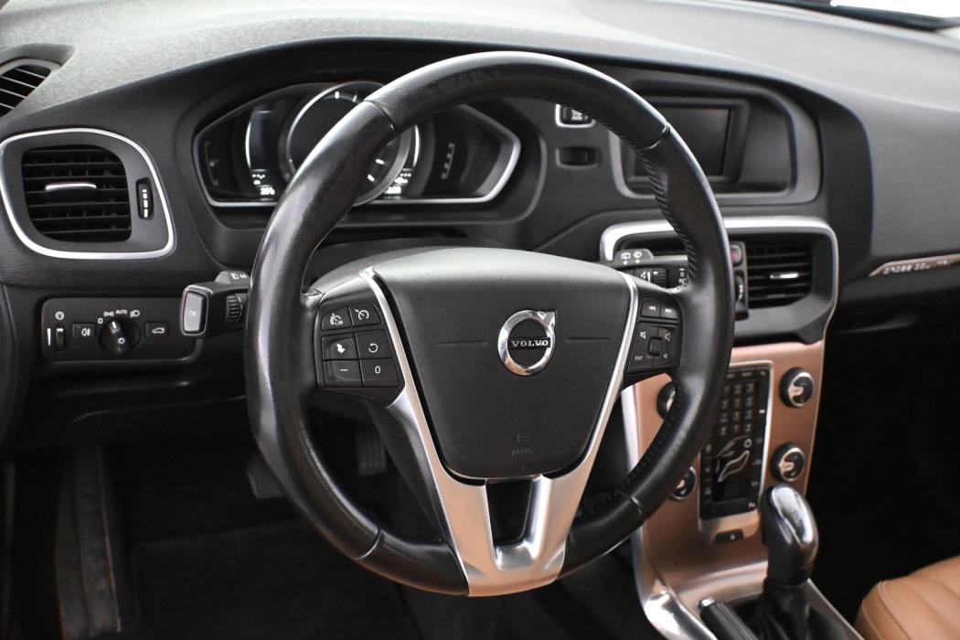 VOLVO V40 Cross Country 2018