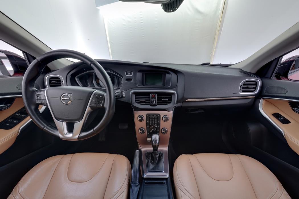VOLVO V40 Cross Country 2018