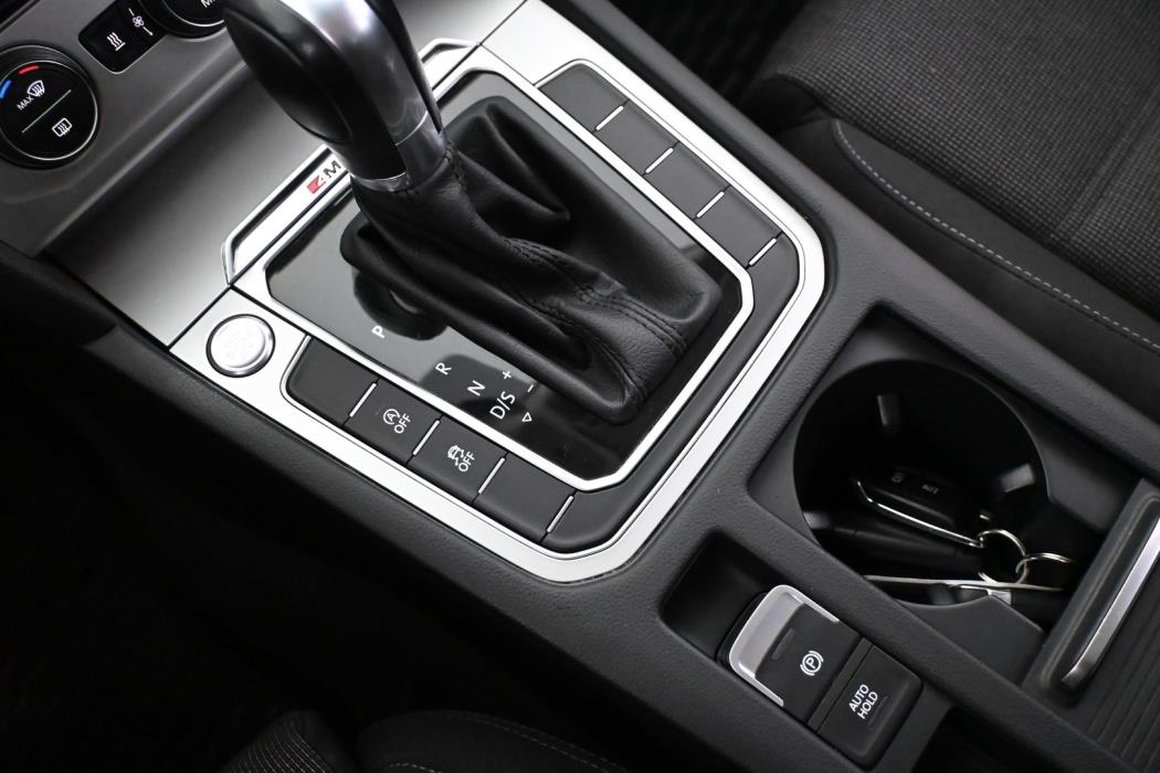 VOLKSWAGEN Passat 2018