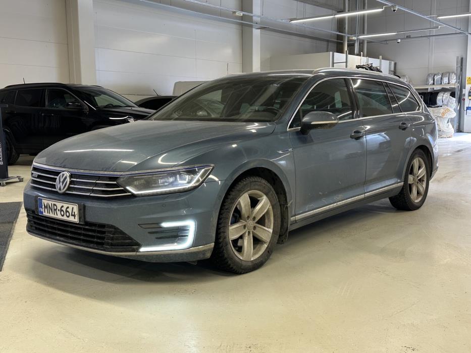 VOLKSWAGEN PASSAT 2017