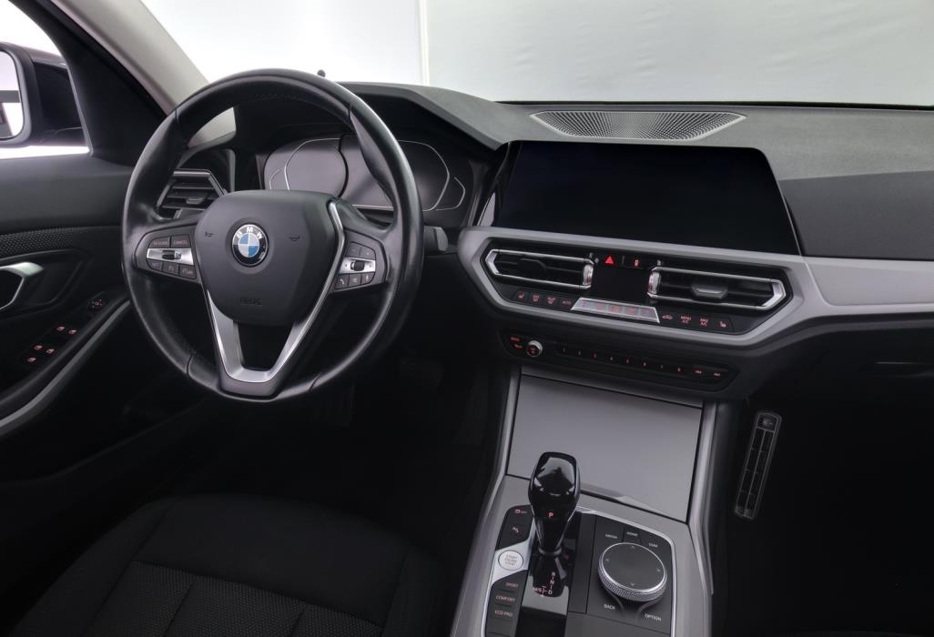 BMW 320 2022