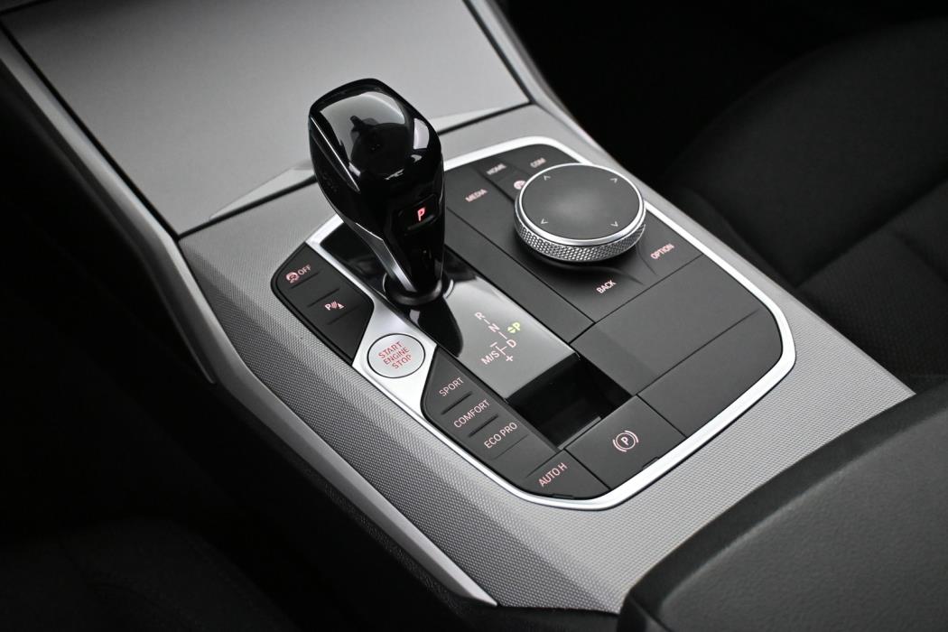 BMW 320 2022