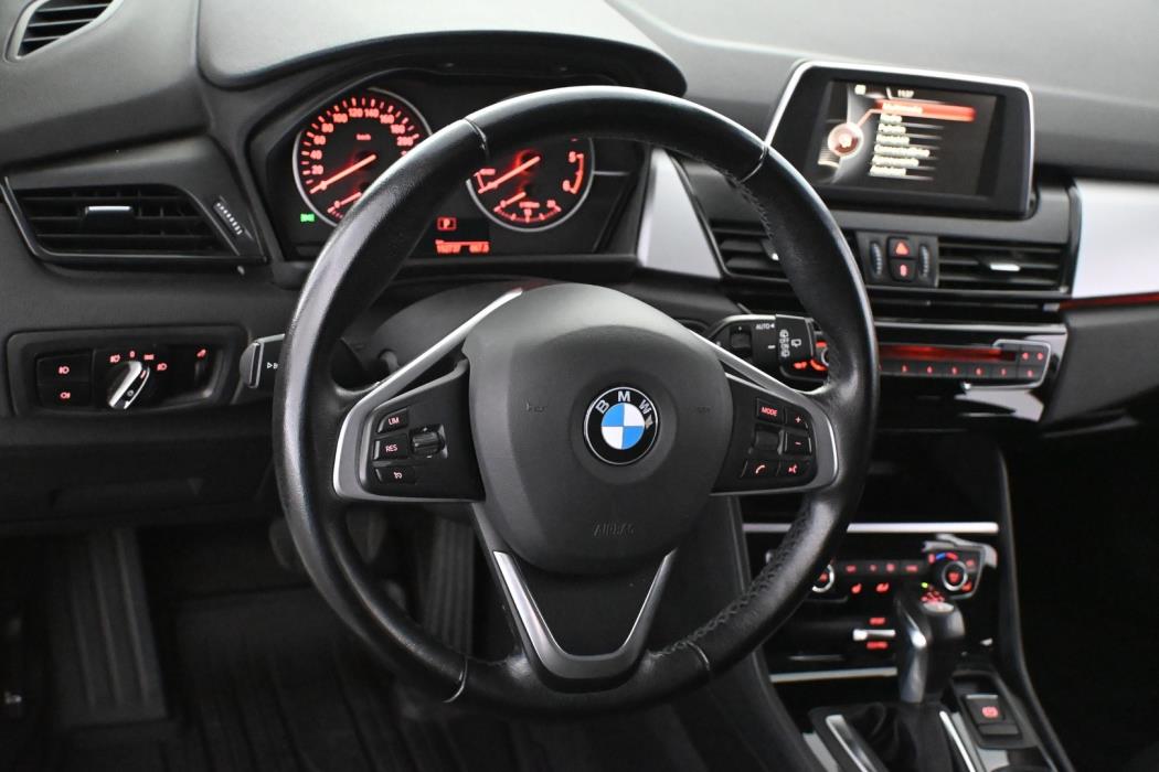 BMW 218 2016