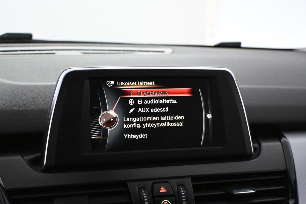 BMW 218 2016
