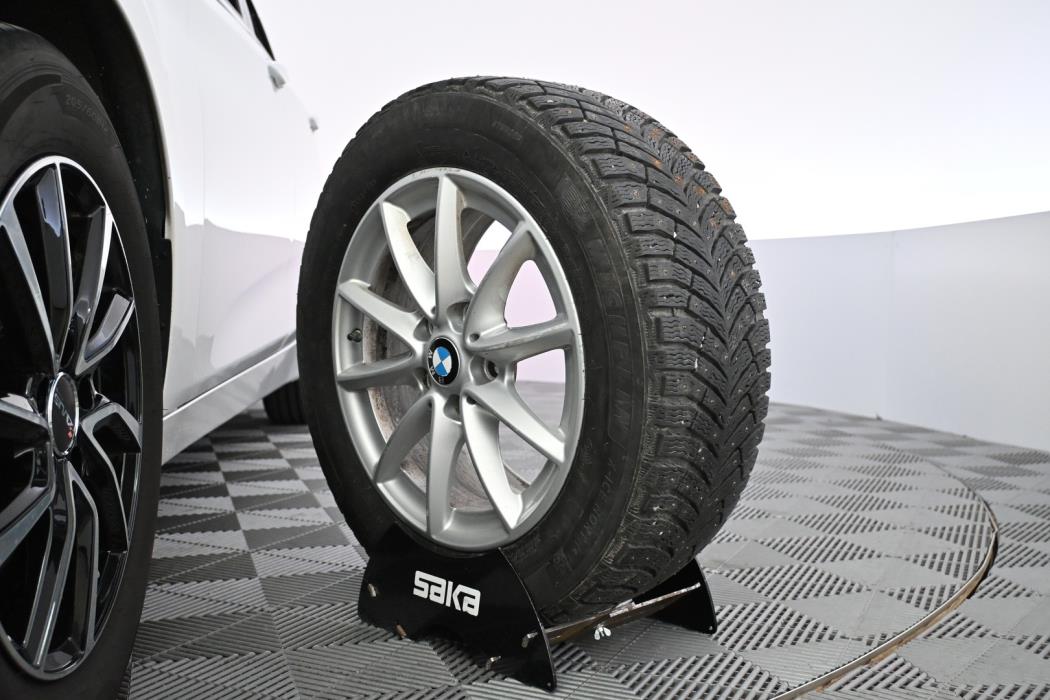 BMW 218 2016