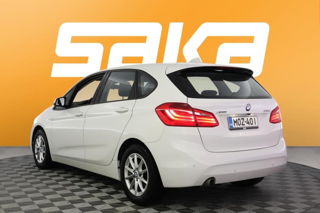 BMW 218 2016