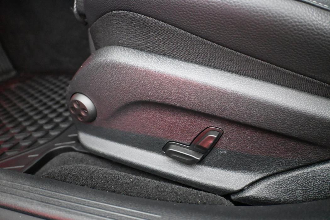 MERCEDES-BENZ E 2023