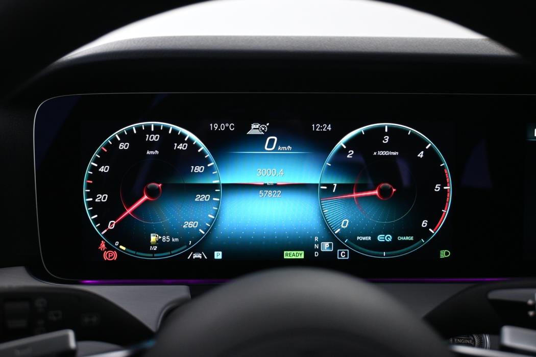 MERCEDES-BENZ E 2023