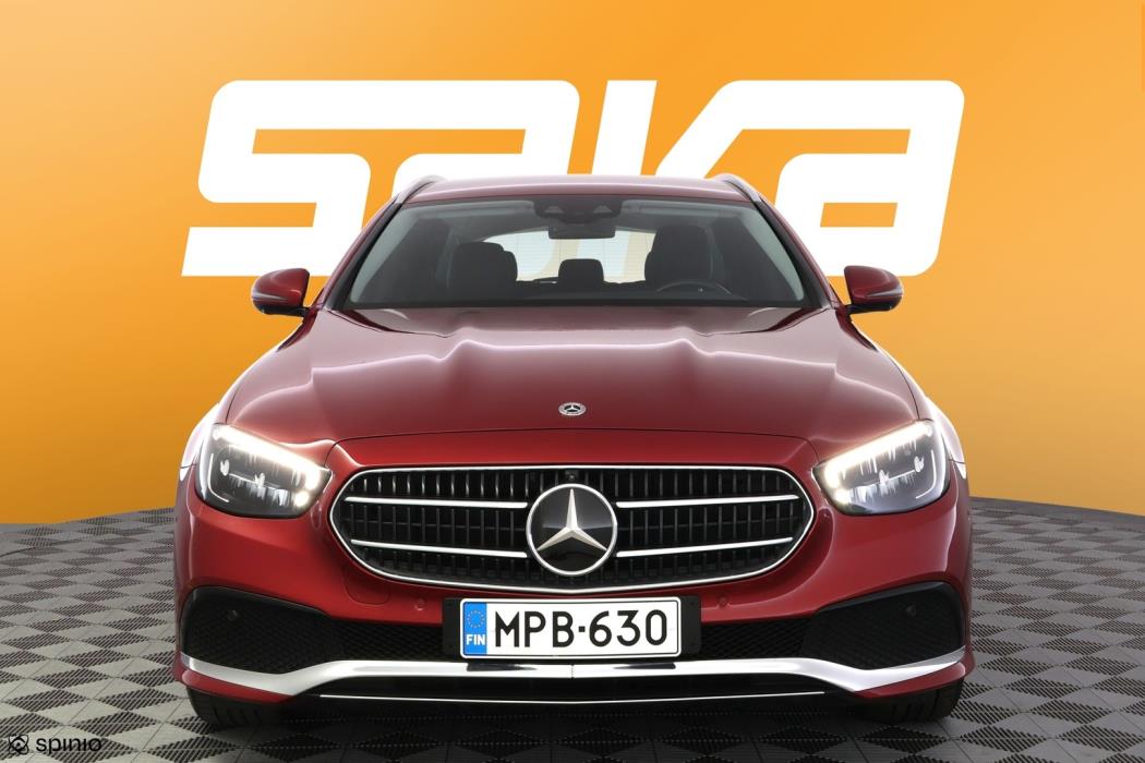 MERCEDES-BENZ E 2023