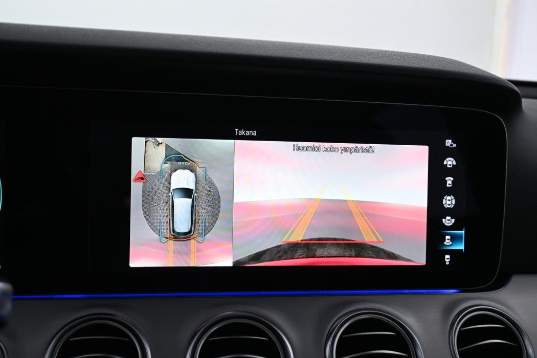 MERCEDES-BENZ E 2023