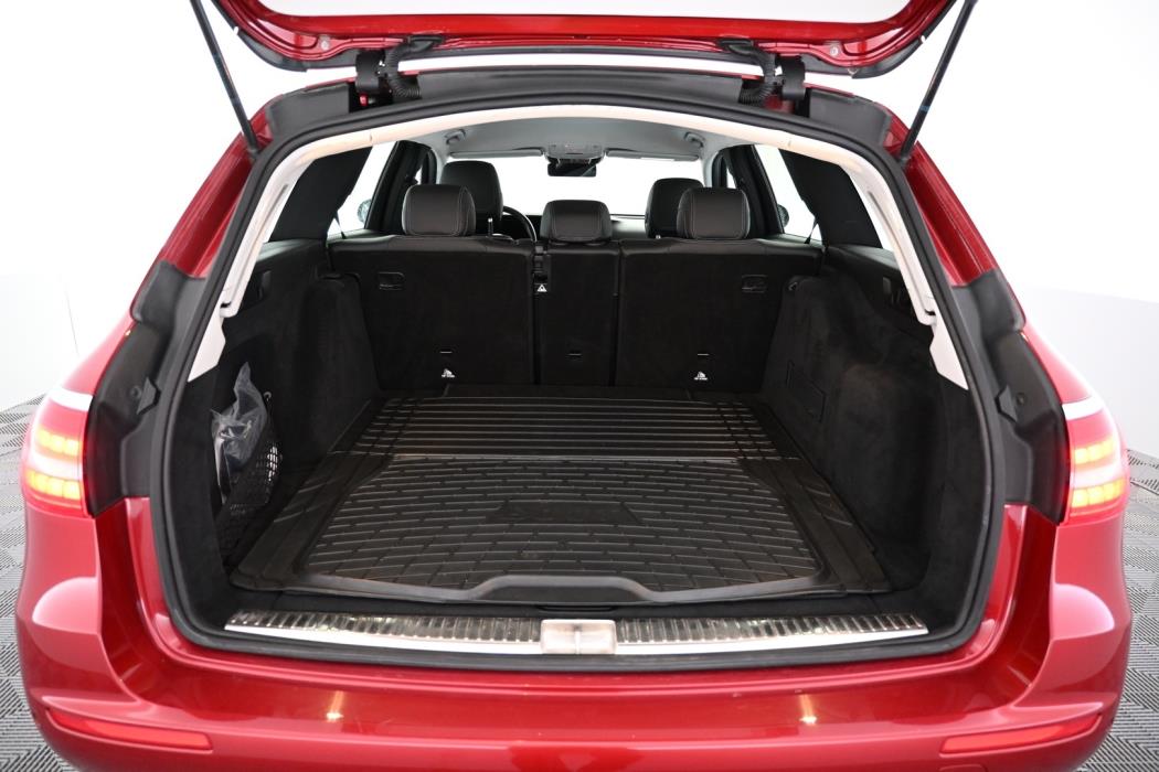 MERCEDES-BENZ E 2023