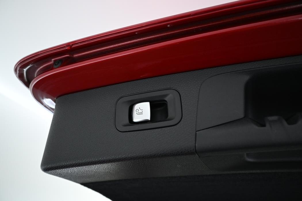 MERCEDES-BENZ E 2023