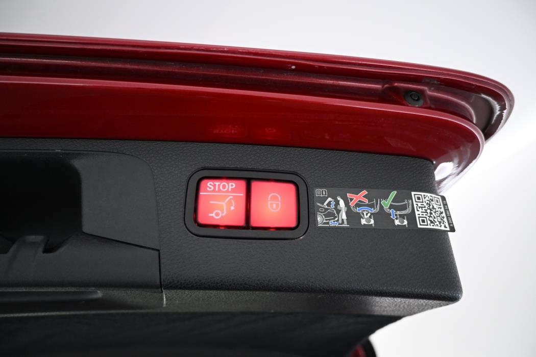 MERCEDES-BENZ E 2023