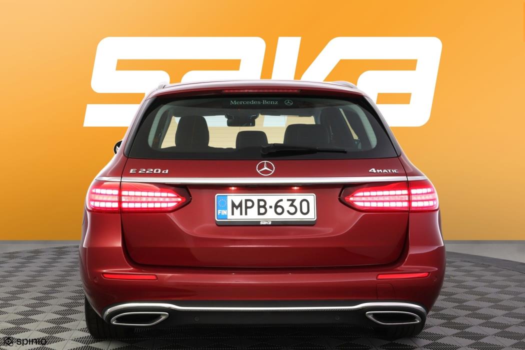 MERCEDES-BENZ E 2023