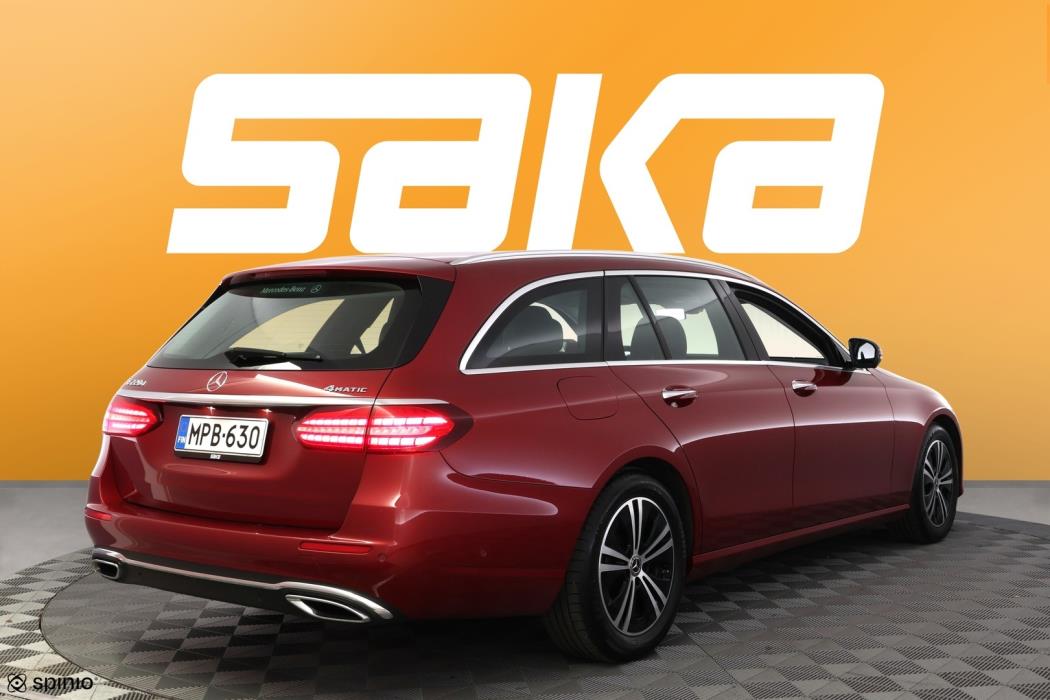 MERCEDES-BENZ E 2023