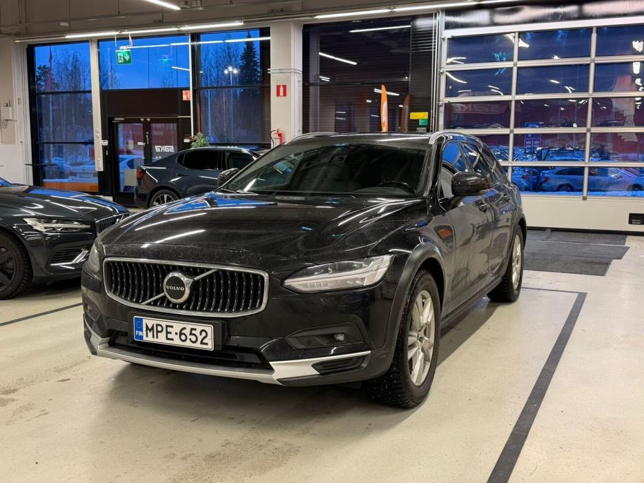 VOLVO V90 Cross Country 2021