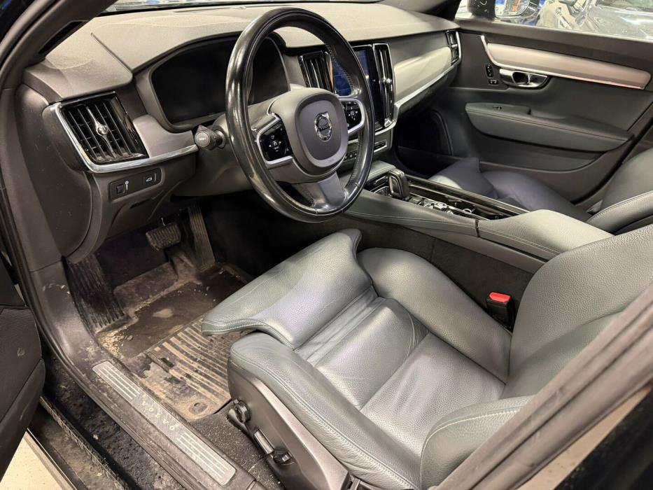 VOLVO V90 Cross Country 2021