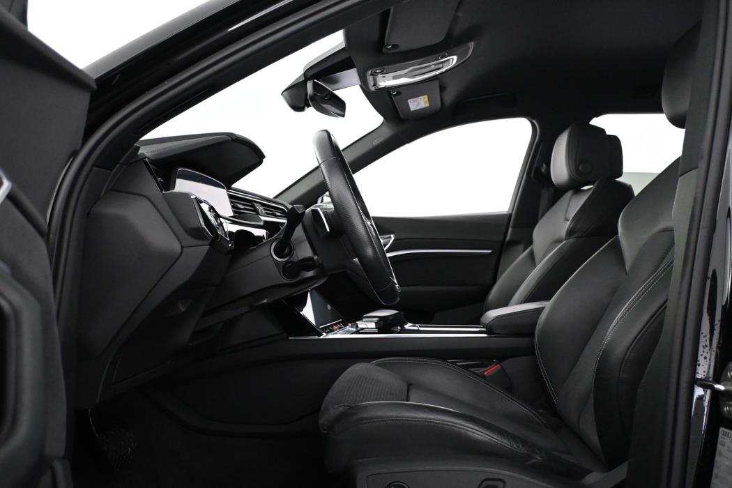 AUDI e-tron 2022