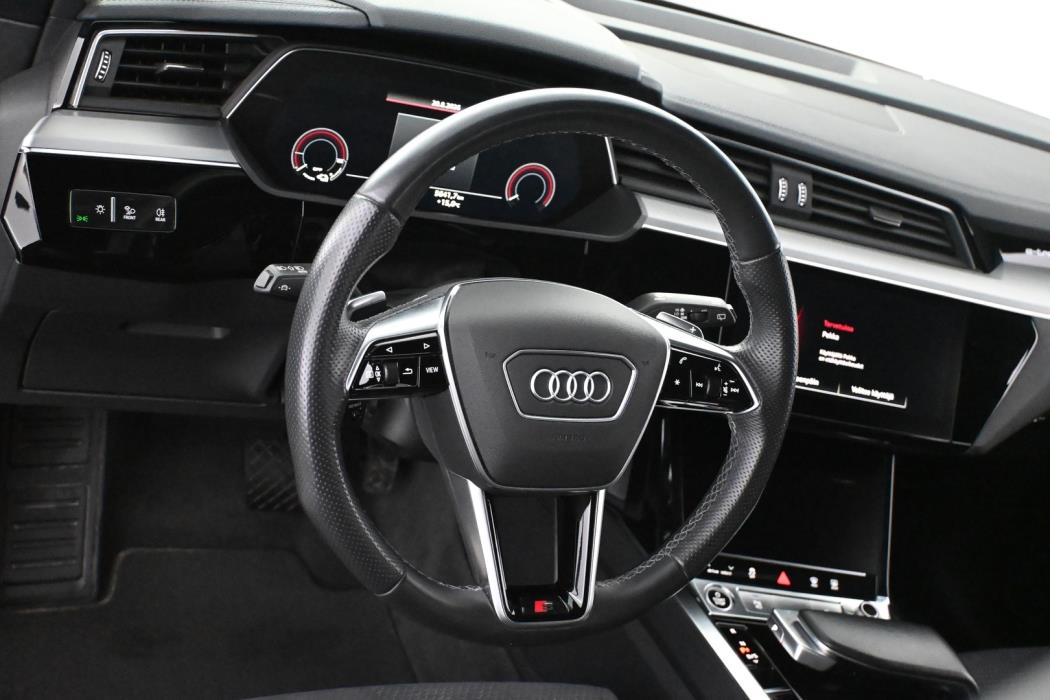 AUDI e-tron 2022