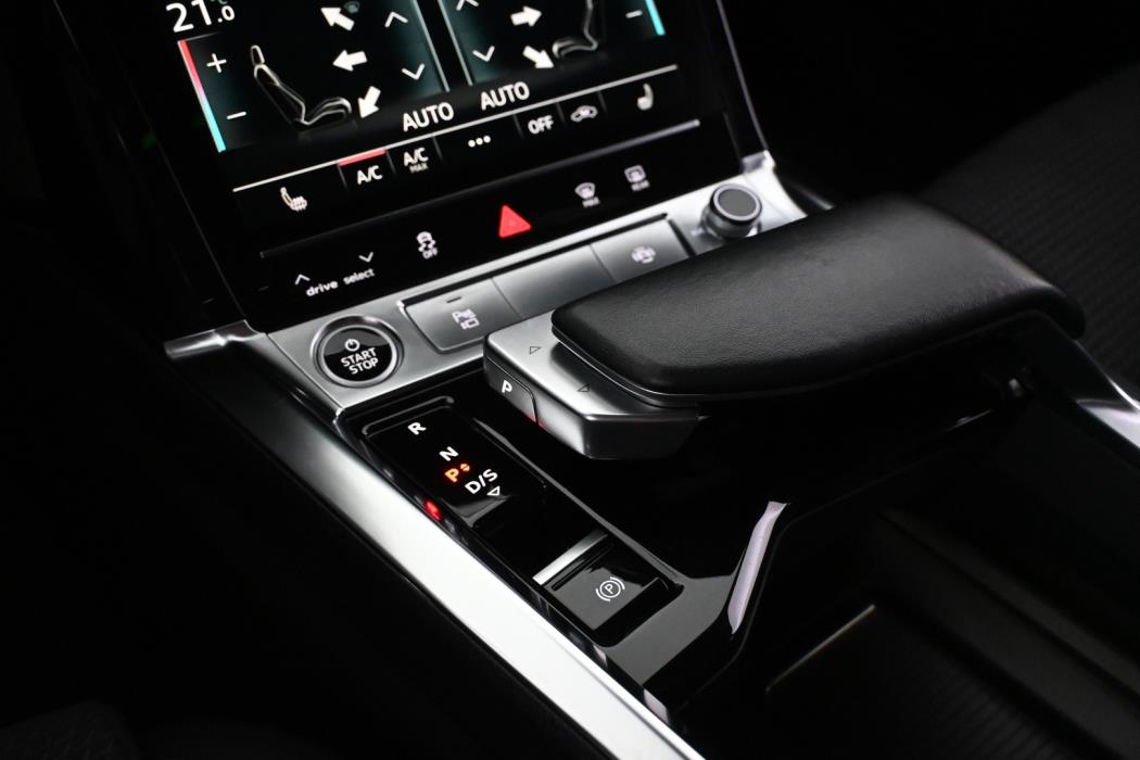 AUDI e-tron 2022
