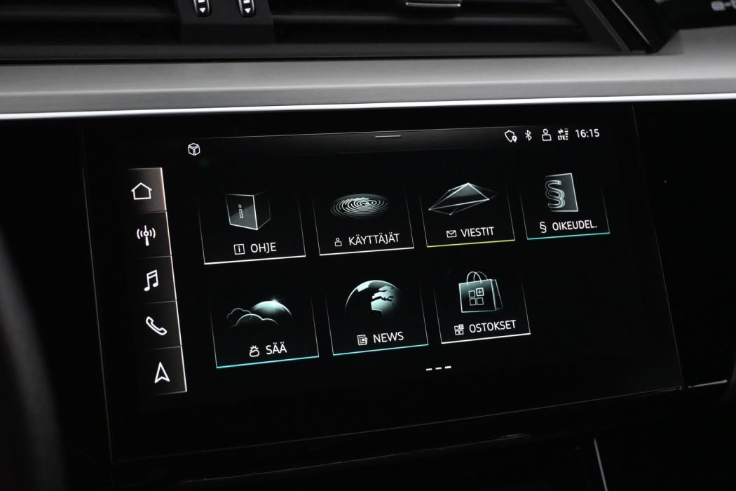 AUDI e-tron 2022