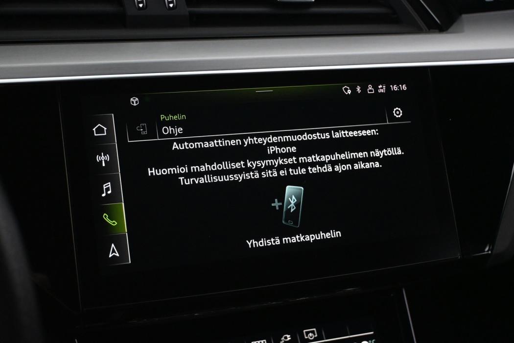 AUDI e-tron 2022
