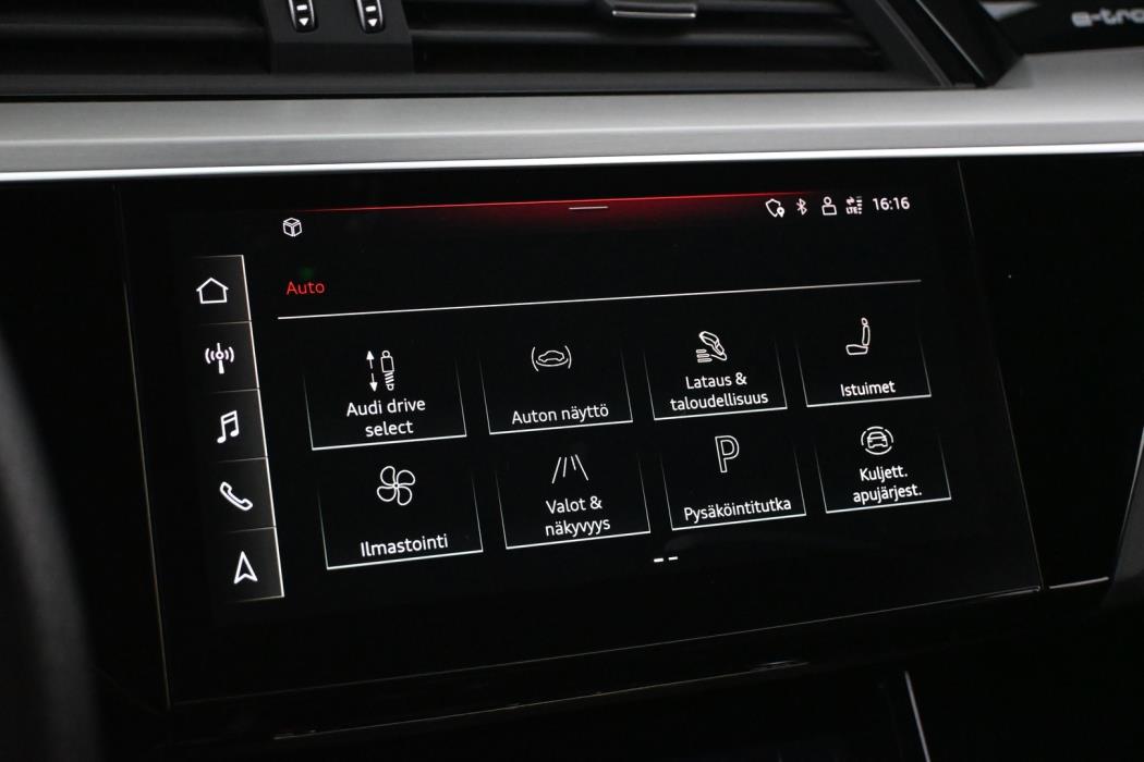AUDI e-tron 2022