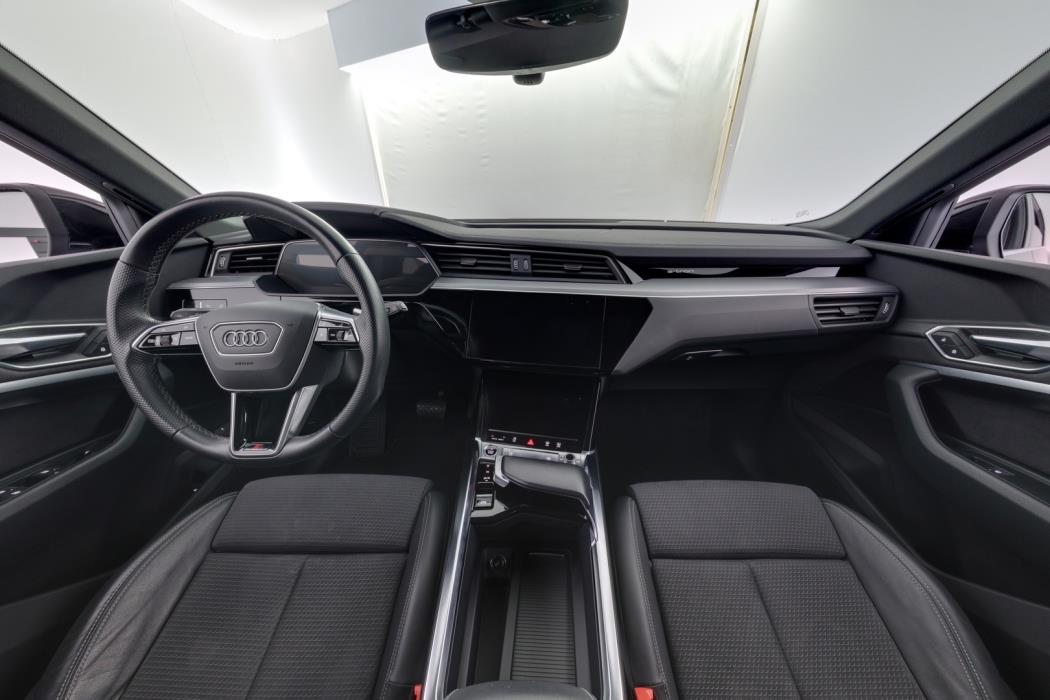 AUDI e-tron 2022