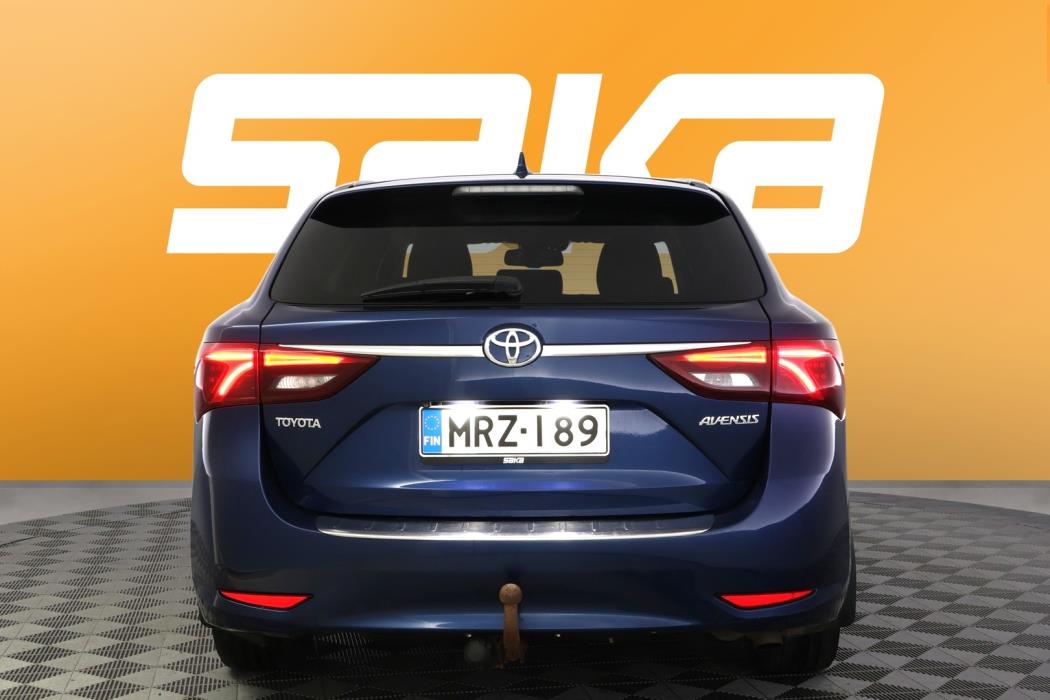 TOYOTA Avensis 2016