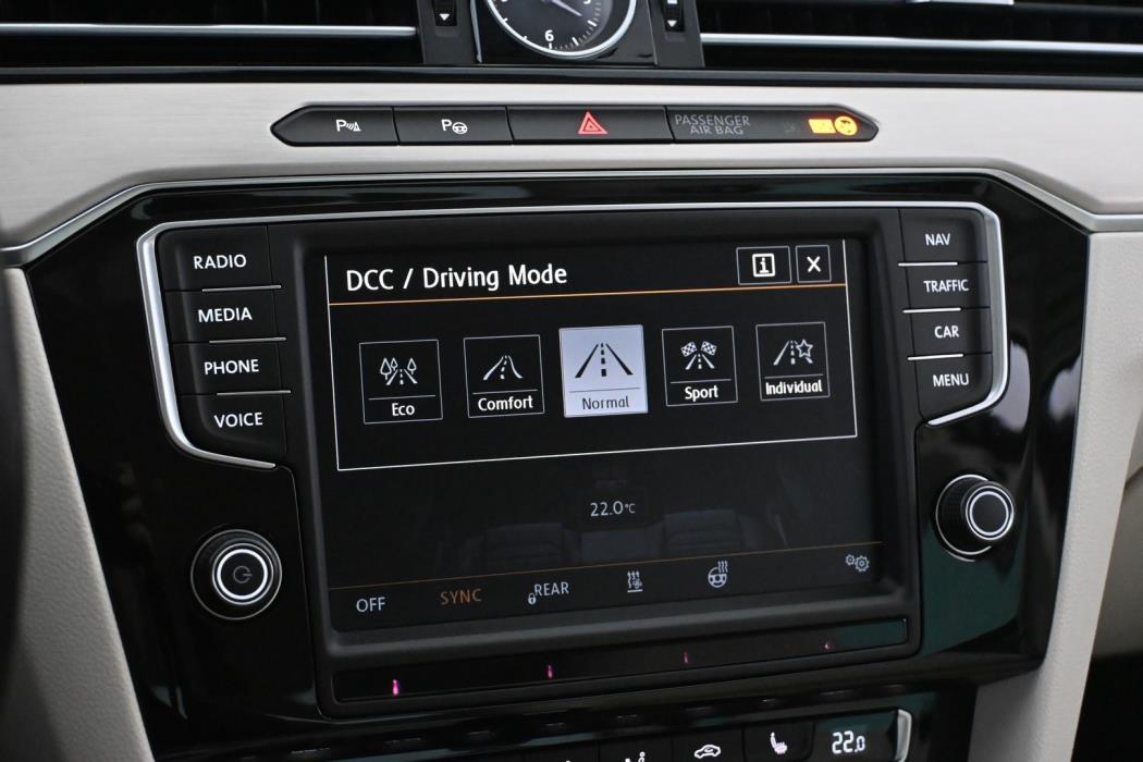 VOLKSWAGEN Passat 2016