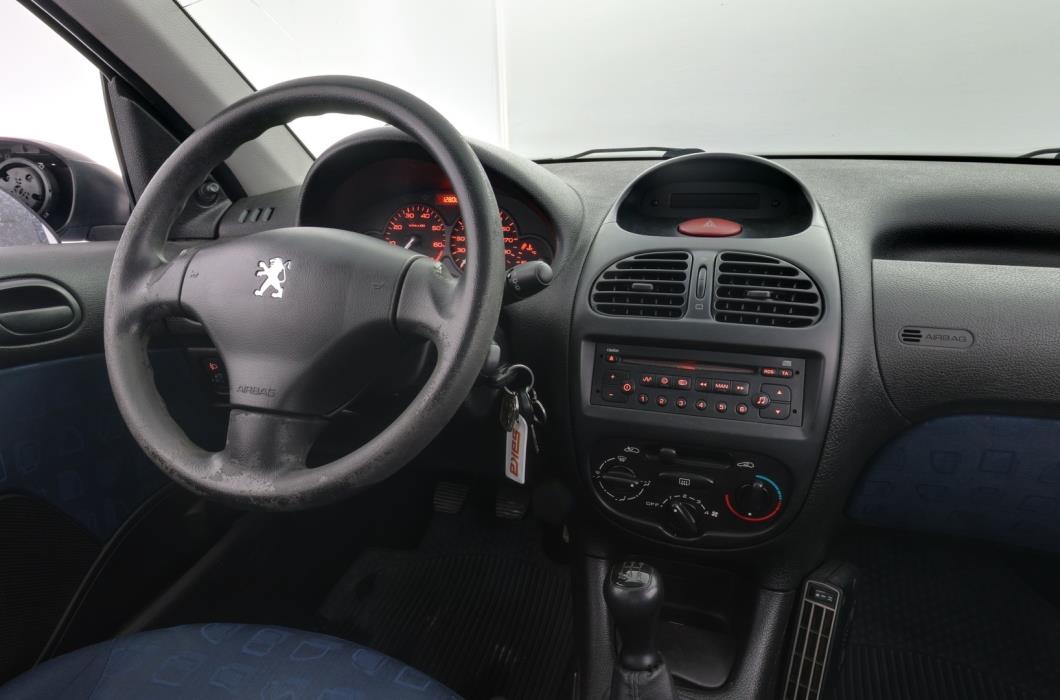 PEUGEOT 206 2002