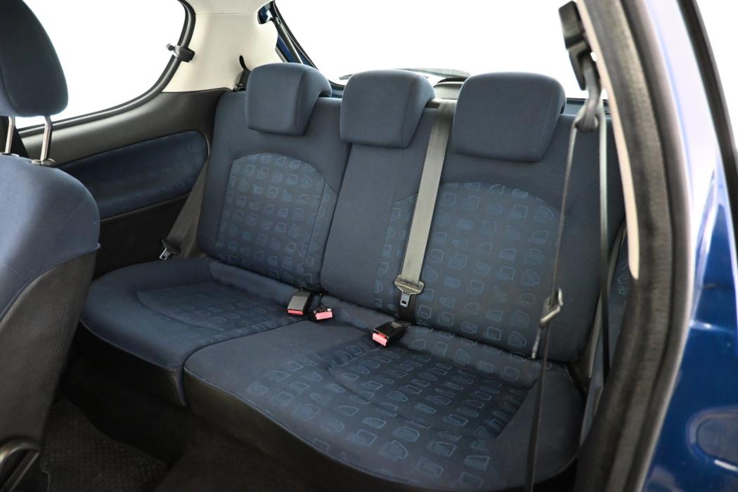 PEUGEOT 206 2002