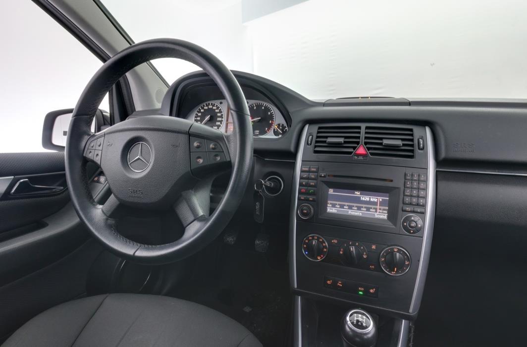 MERCEDES-BENZ B 2011