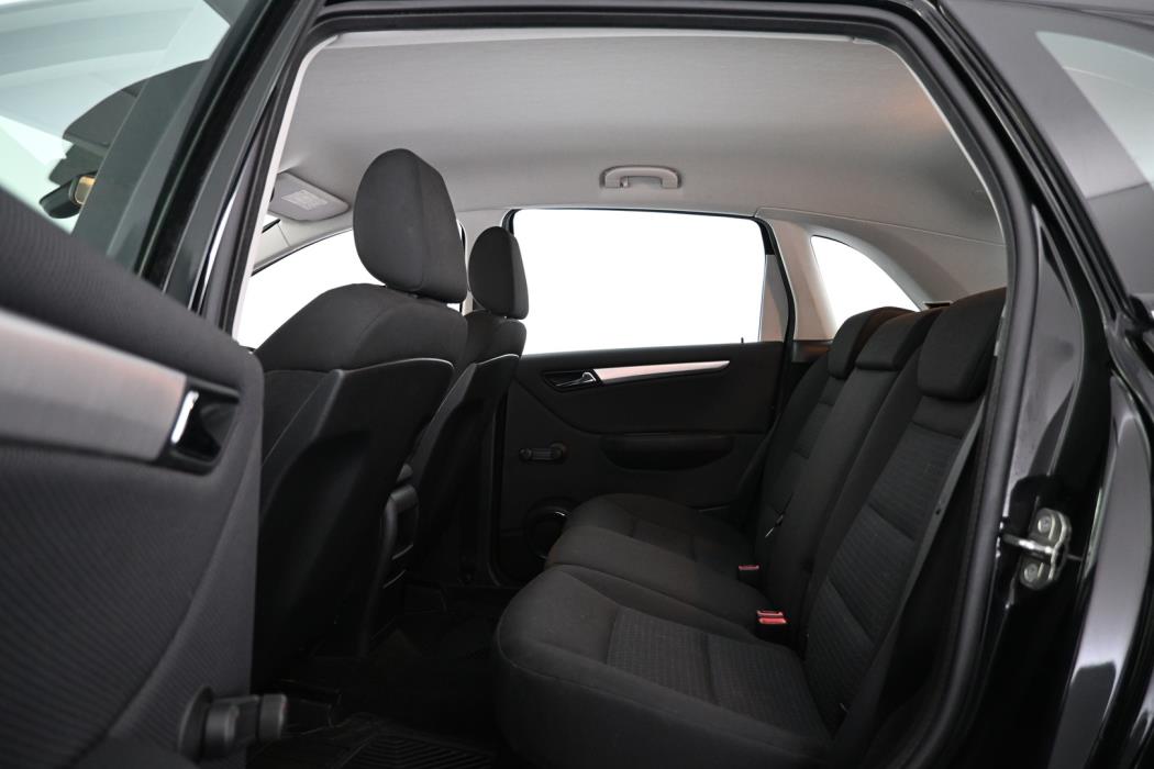 MERCEDES-BENZ B 2011