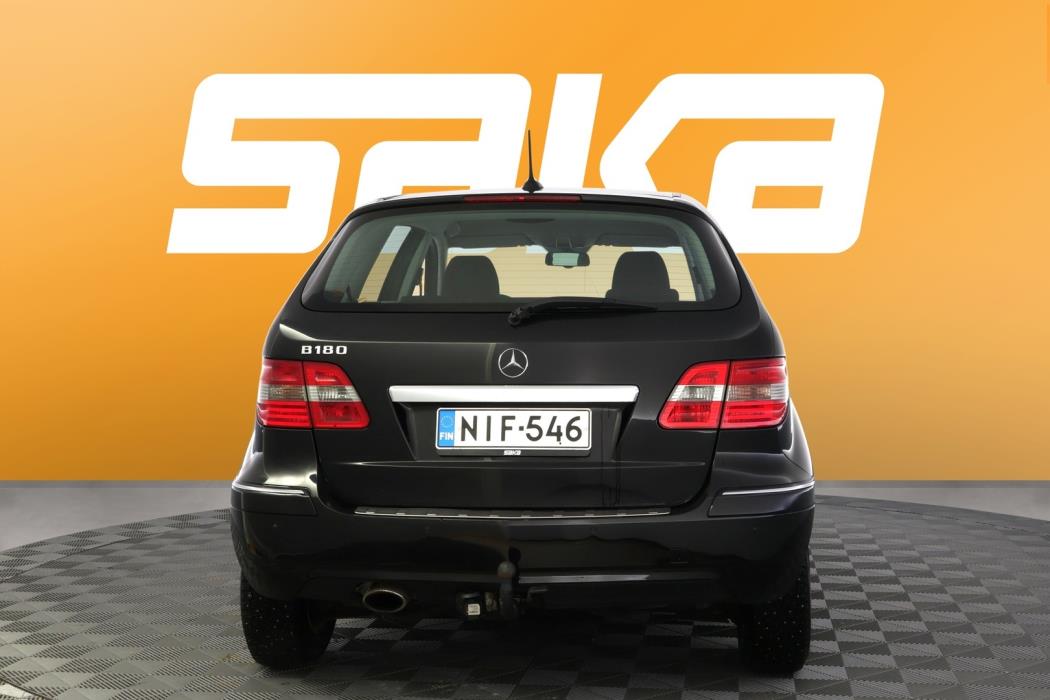 MERCEDES-BENZ B 2011